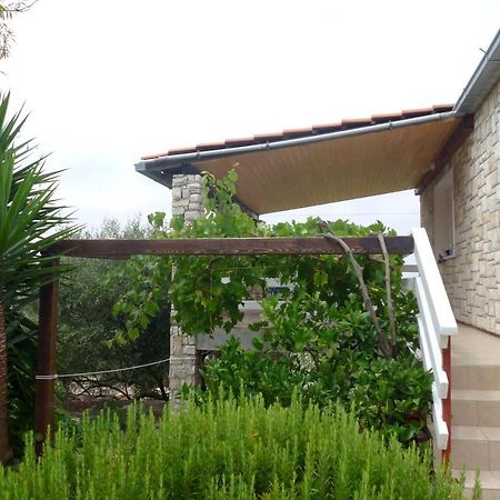 הוילה וולה לוקה Secluded House With A Parking Space Cove Stratincica, Korcula - 13430 מראה חיצוני תמונה